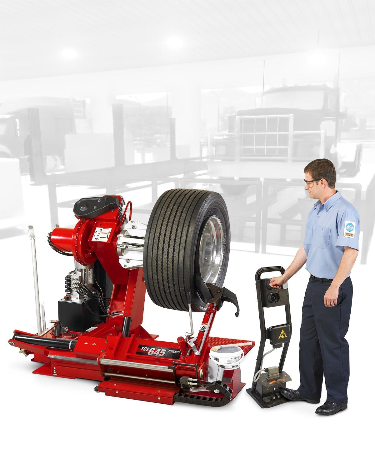 hunter-has-a-new-tire-changer-for-heavy-duty-equipment
