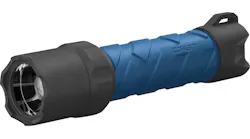 newest-coast-flashlight-projects-beam-more-than-800-feet