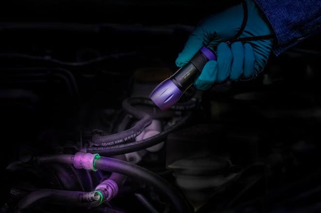 tracer-articles-leak-detection-flashlight-has-compact-design