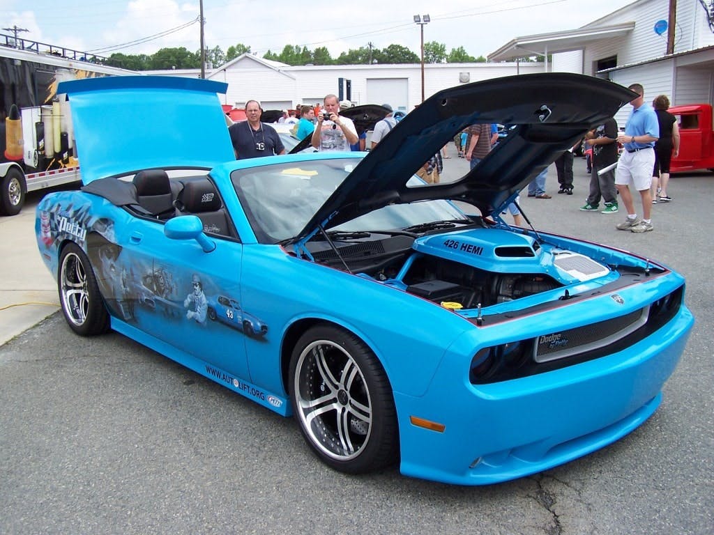 65b81e3d41c7e7001eacf780 Alihostsspringflingcarshowatpettysgarage