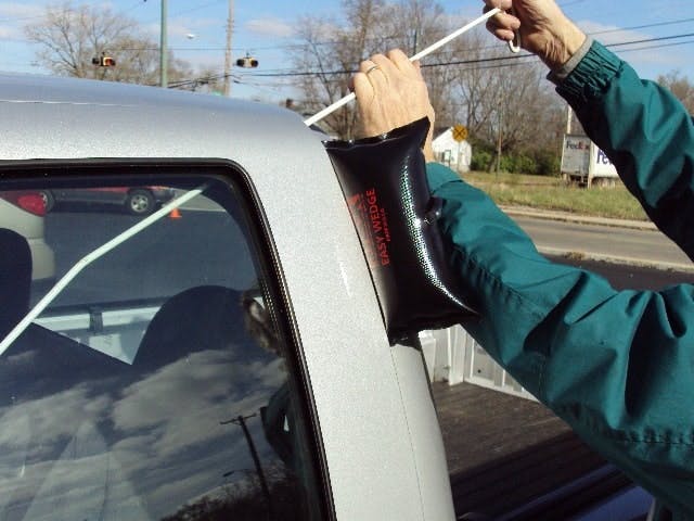 65b81f34ae9aec001ea21584 Steckssupereasywedgemakesperformingvehicleunlockssimple