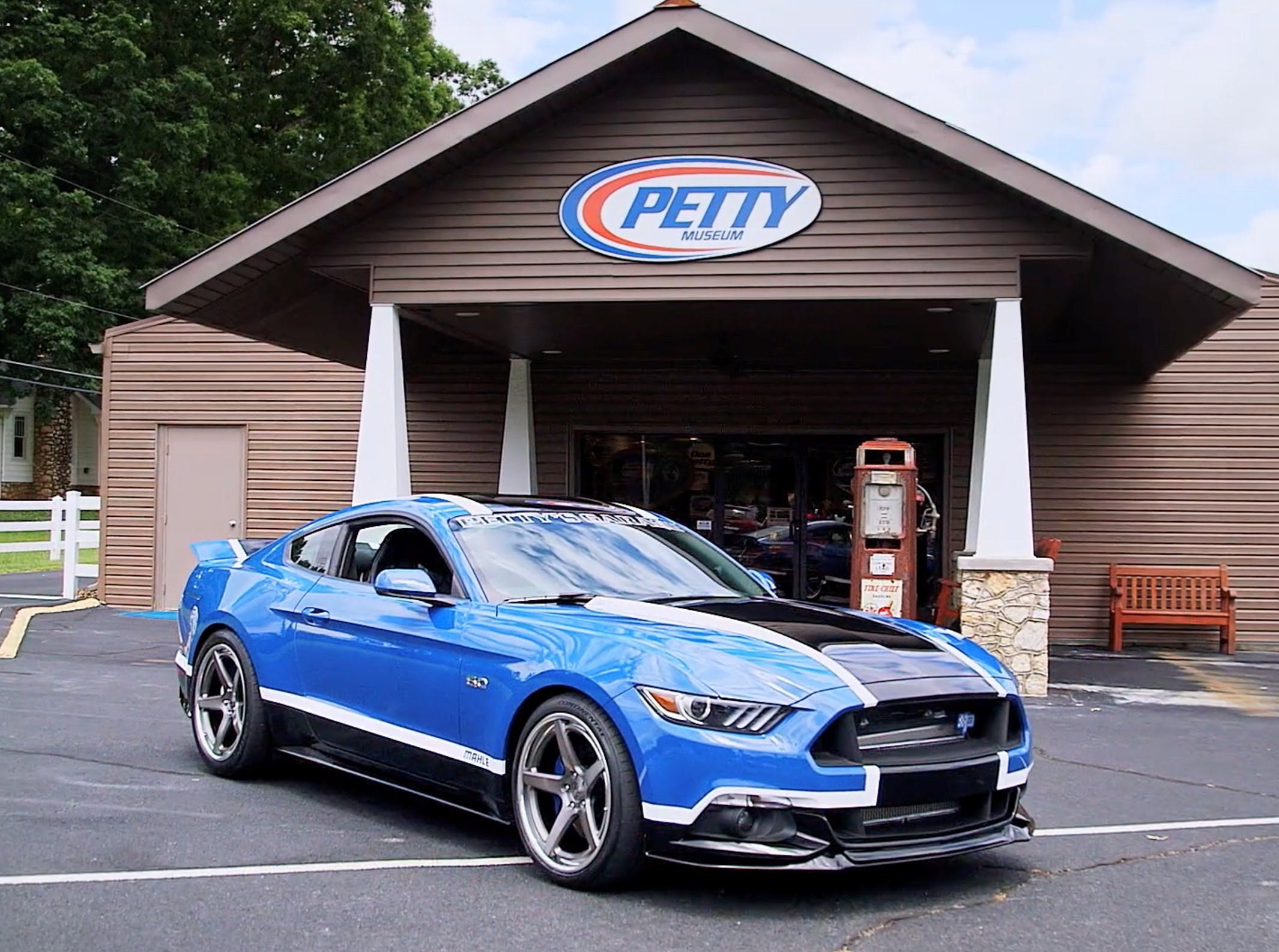 mahle-to-award-grand-prize-petty-garage-mustang-at-aapex