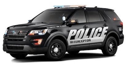 65b83d6e441052001e460882 Fordpoliceinterceptorgetshotunderthecollar