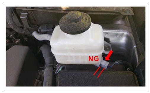 65b855a50e36b1001e817fc5 Fluidsensornotpluggedin