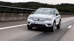 271699_Volvo_XC40_Recharge_P8_AWD_in_Glacier_Silver