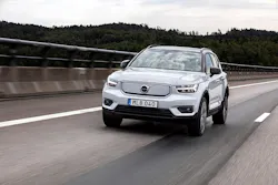 65b85604c429d6001e08edfd 271699 Volvo Xc40 Recharge P8 Awd In Glacier Silver