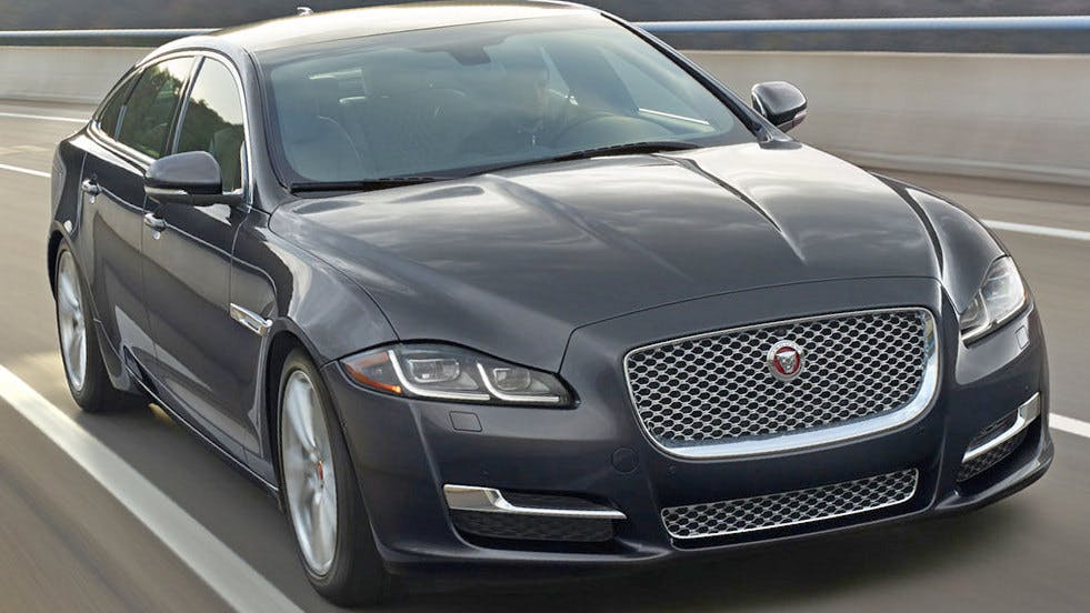 After charging a battery using the recommended time to charge table provided by the Midtronics tester, leave the battery for 30 minutes to stabilize.