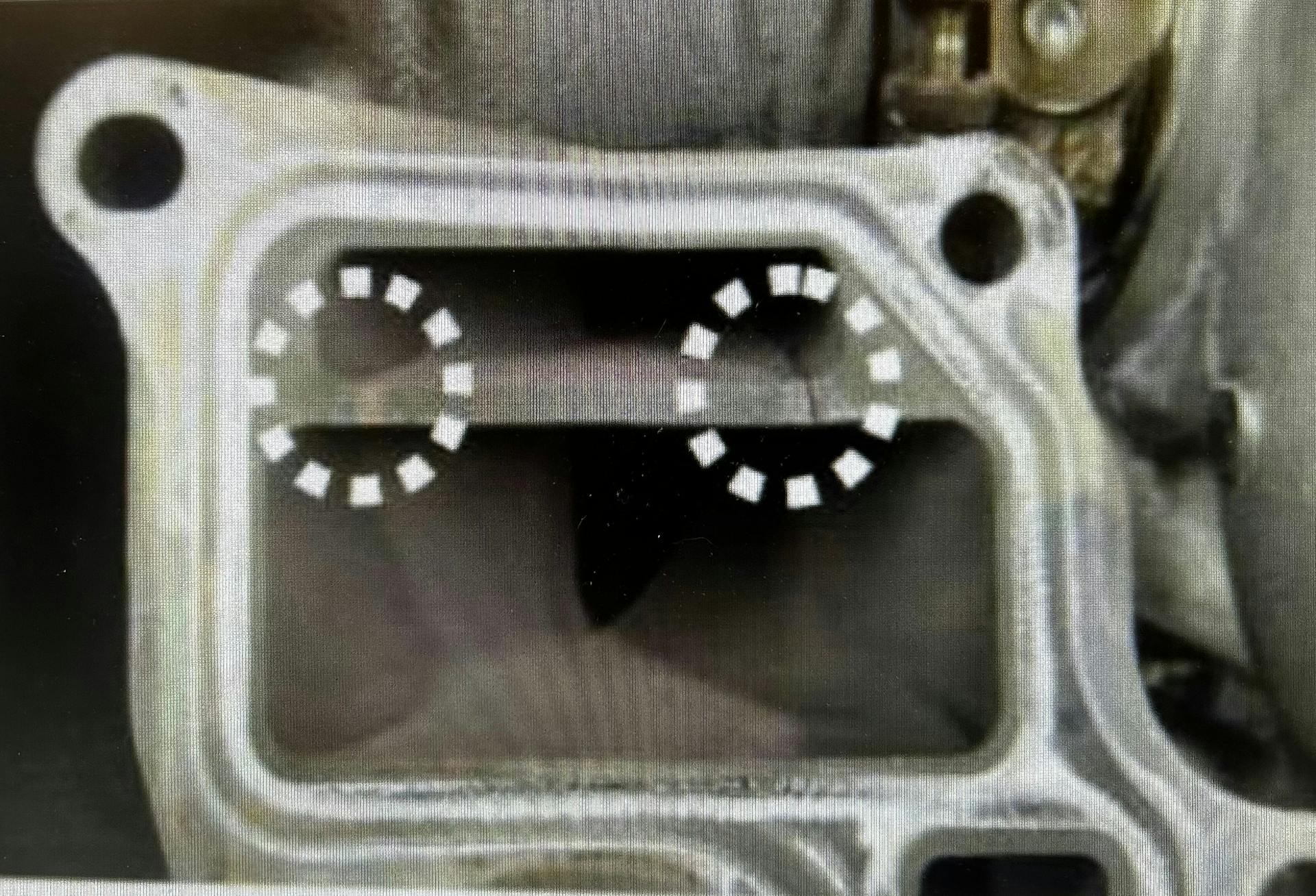 Example of small cracks in a turbo housing.