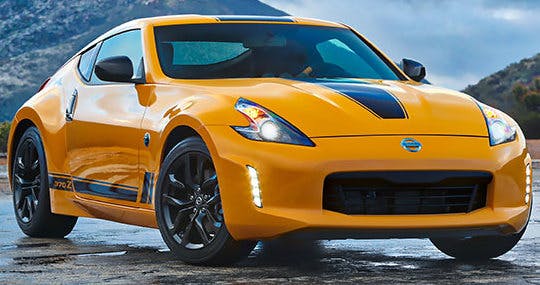 During normal operation, the window is automatically lowered slightly to avoid contact between the window glass and the side roof panel. When the door is closed, the window glass should automatically raise slightly.