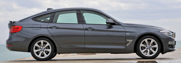 Always connect a BMW-approved battery charger/power supply when performing programming.