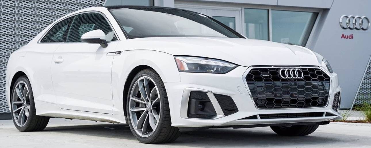 Due to dirt particles in the non-return valve in the vacuum hose for the brake servo, the vacuum in the brake servo cannot be held on a parked vehicle.