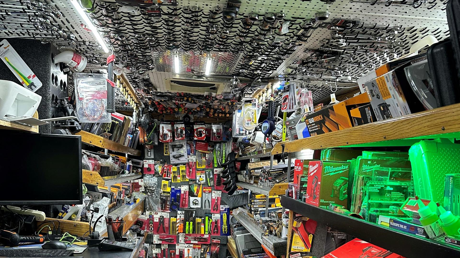 66340715dc488b0008fab9c8 Stocked Truck