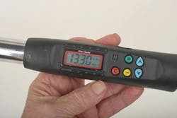 With the press of the mode button, the same wrench is instantly switched to in-lb (inch pounds). With the press of the mode button, the same wrench is instantly switched to in-lb (inch pounds).