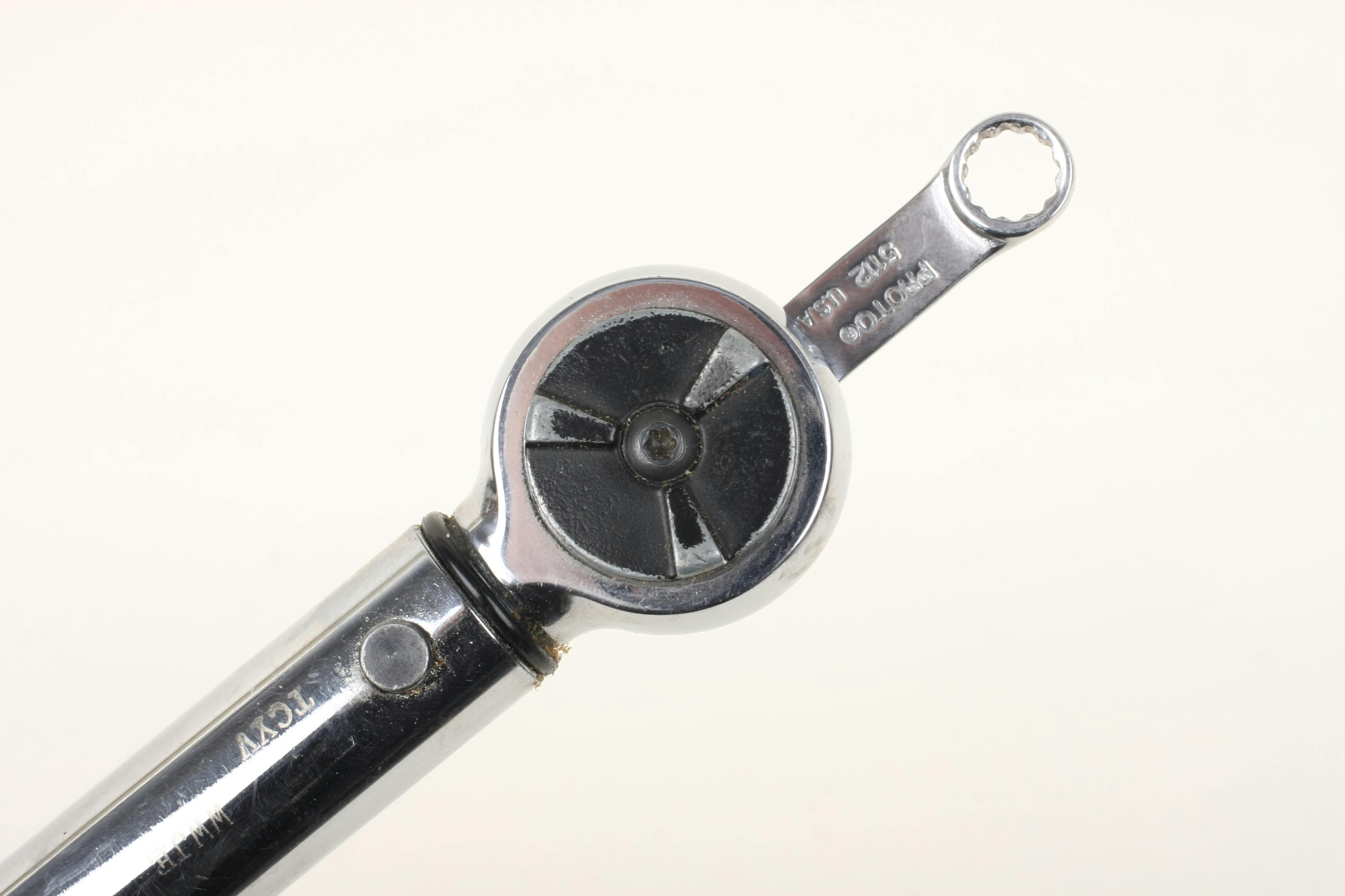 When using a torque wrench extension, always keep the extension in line with the torque wrench body. If the extension clicks off line, stop, straighten it and continue. If you tighten with the extension at an angle, inaccurate torque will be applied.