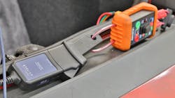 Figure 13 — Relay circuit testing - Current probe installed Figure 13 — Relay circuit testing - Current probe installed