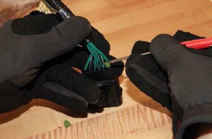 Replacing dummy cavity plugs. Replacing dummy cavity plugs.