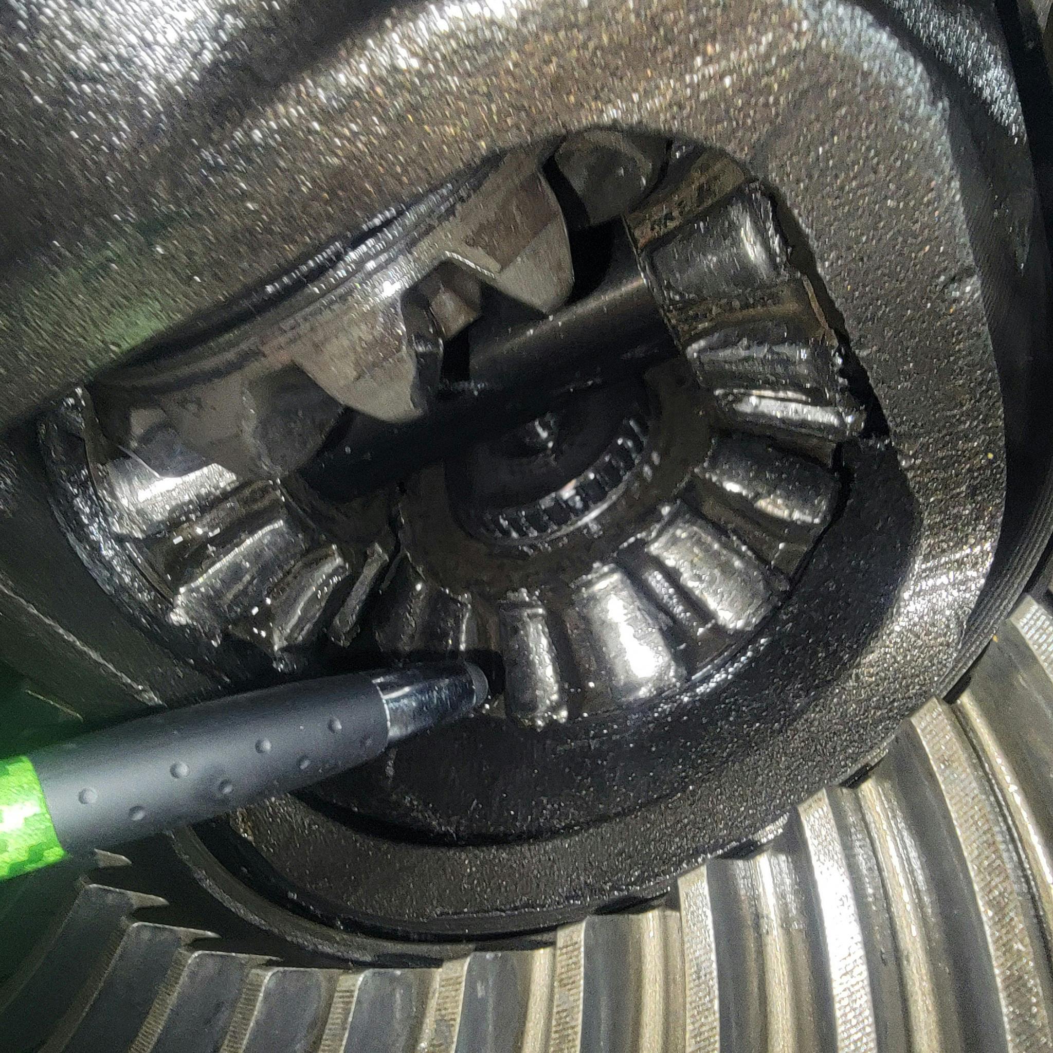 Fig. 6 - Heavily worn open carrier internal kit, most likely caused by heavy abuse.