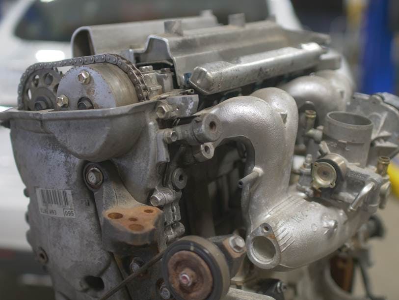 Fig. 5: This LIVC ICE shows the bellows built into the intake manifold.