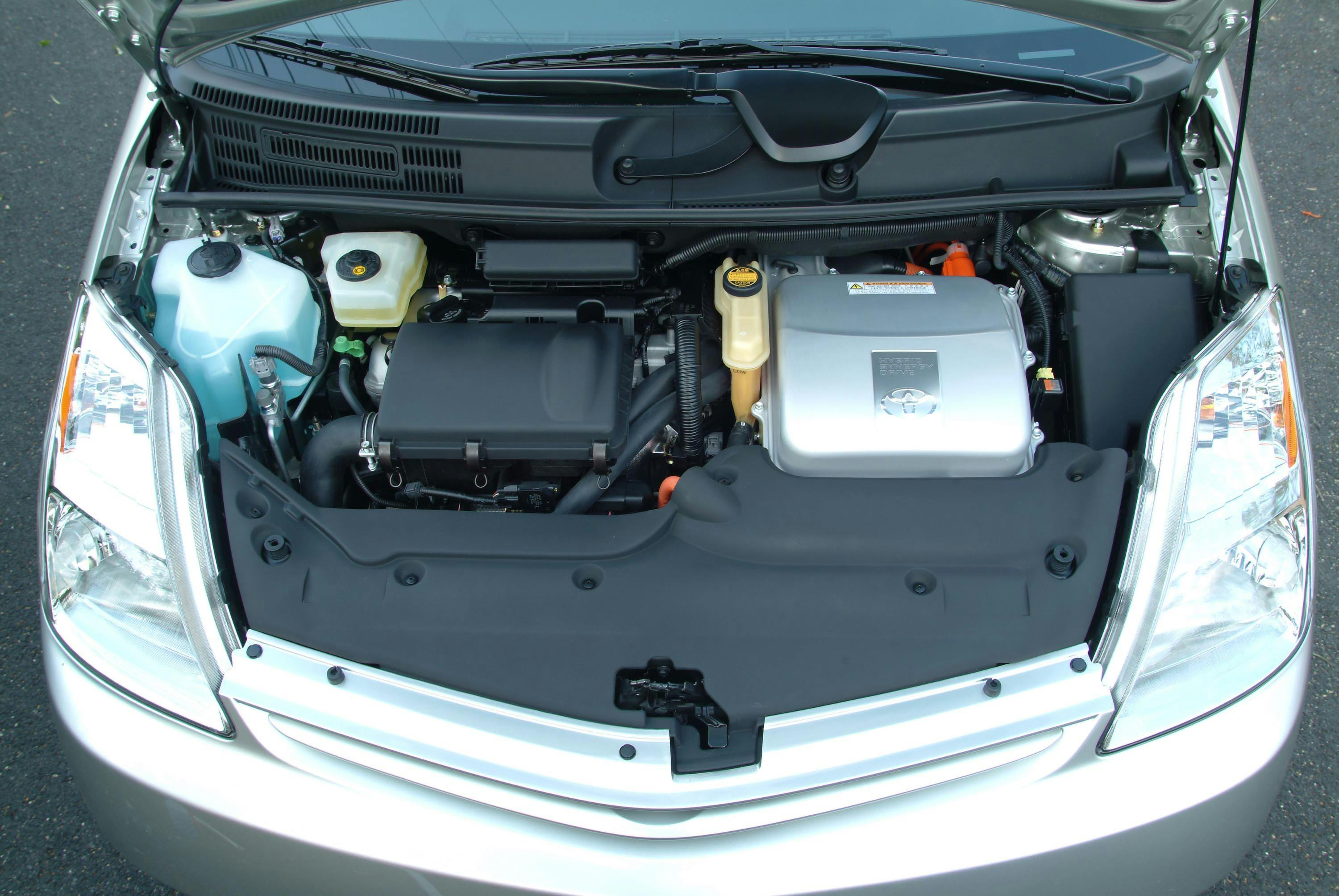 Fig. 6: Under this hood is the Prius 1.5 liter ICE.
