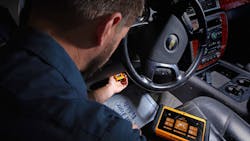 GEARWRENCH GWSMART07 7' Wireless Bi-Directional Diagnostic Tablet GEARWRENCH GWSMART07 7' Wireless Bi-Directional Diagnostic Tablet