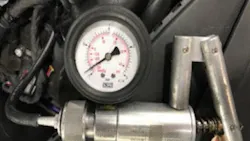 Checking vacuum at the output port of N649. Checking vacuum at the output port of N649.