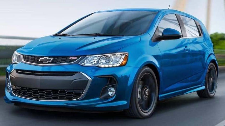 While performing a visual inspection, refer to engine control schematics to compare the fuel injection control circuit wire colors at the fuel injectors and at the ECM connections.