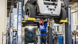 Bendpak vehicle lift Bendpak vehicle lift