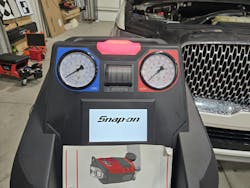 The Snap-on Polartek Plus unit includes a Wi-Fi database for fast updates and makes evacuation jobs a breeze. The Snap-on Polartek Plus unit includes a Wi-Fi database for fast updates and makes evacuation jobs a breeze.