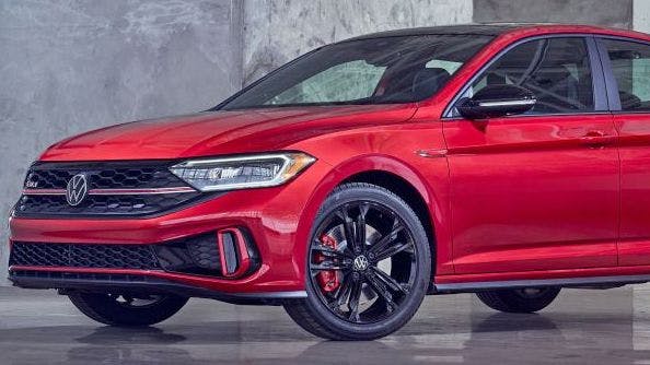 Update the J623 engine/motor control module using the SVM unit code438F and new software version 0005 or higher. New software is P/N 5G0 906 259 Q.