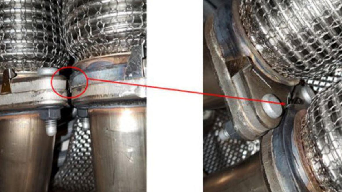 Notice the close proximity of the two gasket tabs.