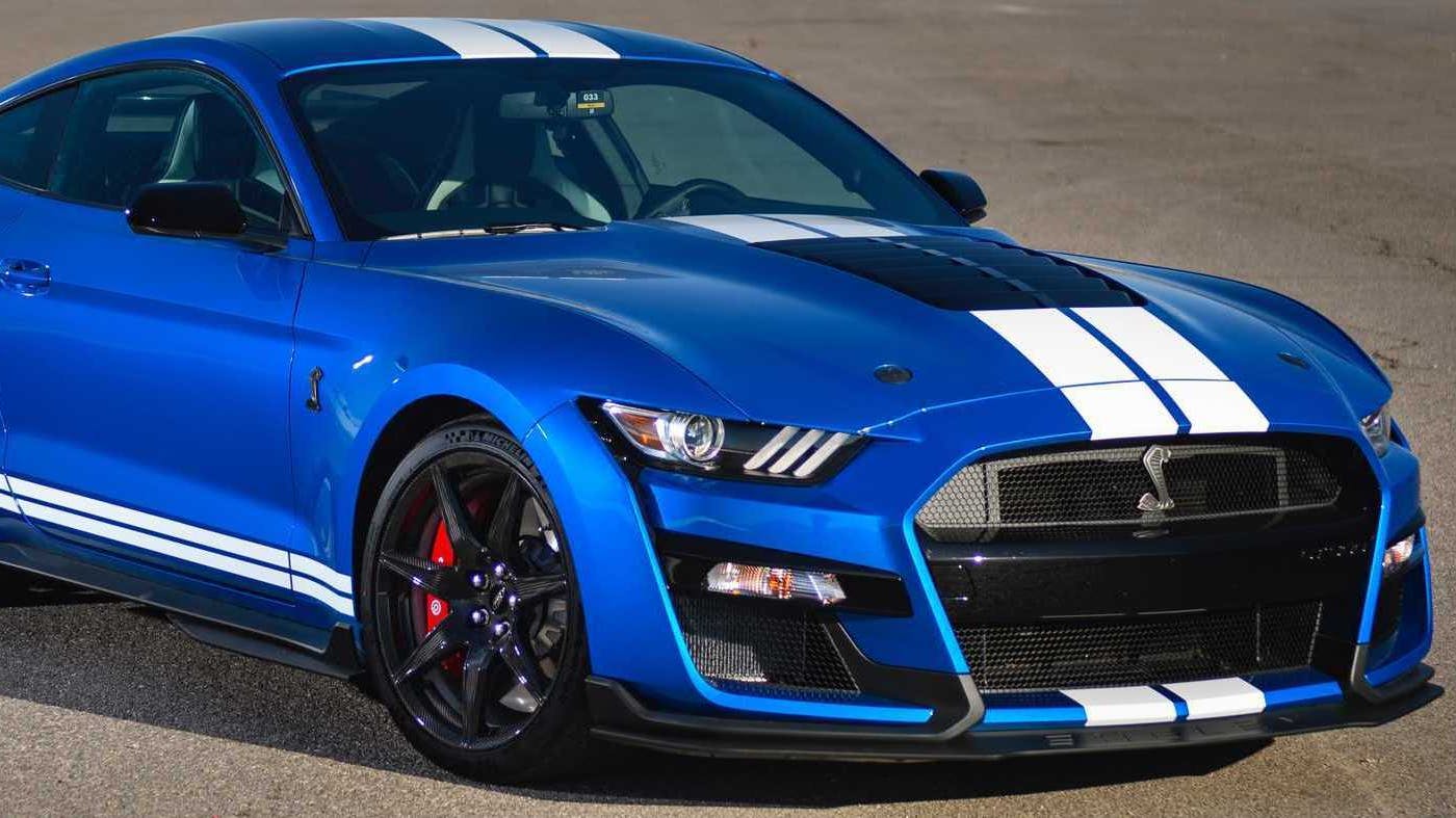 Restore communication to the PCM by removing the instrument panel cluster (IPC) fuse while reprogramming the PCM.