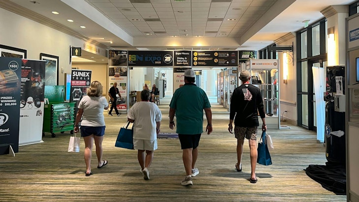 Attendees making their way to Tool Dealer Expo showfloor.
