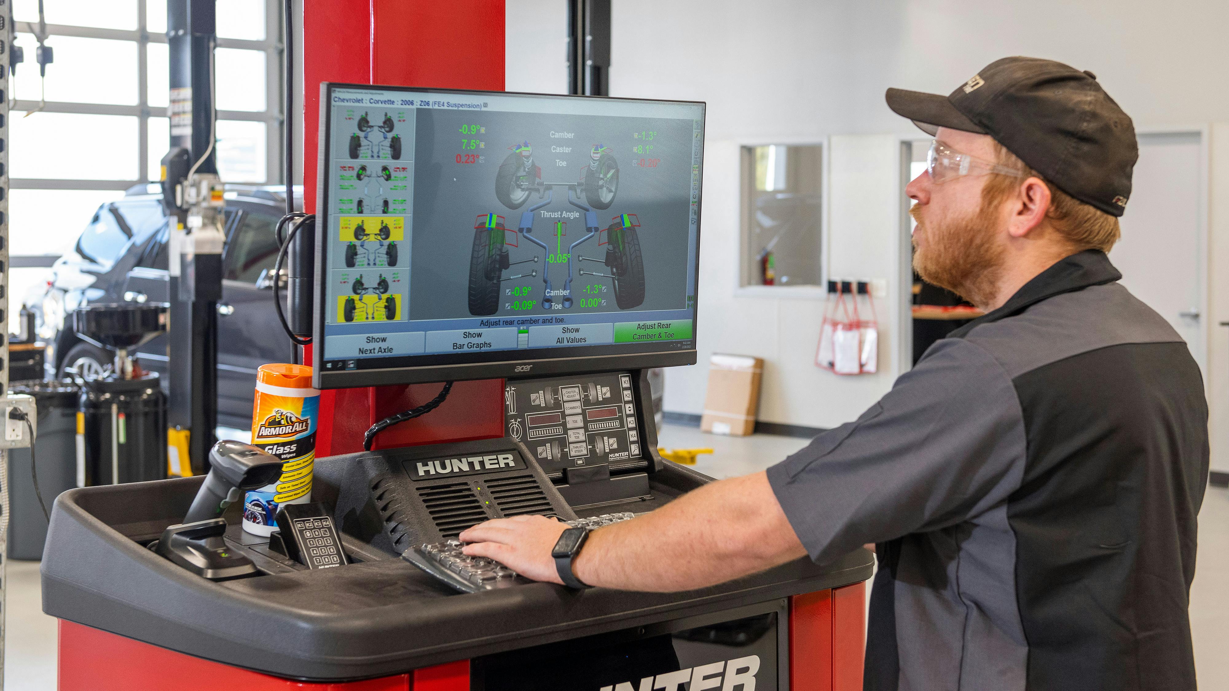 Hunter Engineering's Hawkeye Elite Alignment Machine