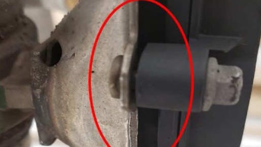 Inspect for a gap between the exhaust valve actuator and the housing, and check for loose nuts.