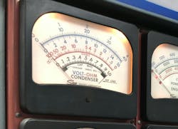 Figure 2 — Analogue meter Figure 2 — Analogue meter