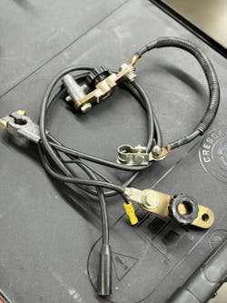 Figure 3 — Parasitic load testing adapters Figure 3 — Parasitic load testing adapters