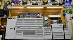 The white finish immediately sets this Snap-on box apart, a deliberate choice rooted in a dealership mindset where cleanliness is part of the job.