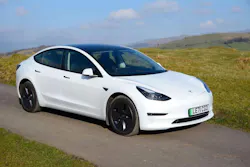 6a031b3851bcc26abf598ac0 Tesla 6a031b3851bcc26abf598ac0 Tesla