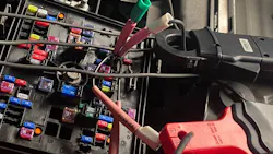 Fuse jumpers and amp clamps allow the technician to indirectly view GDI injector current and ignition coil activity from the main fuse box. This non-intrusive test provides a quick look at system operation without backprobing the PCM or injector harness.