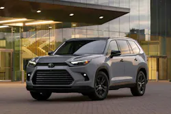 2026toyotagrandhighlanderhybridnightshade